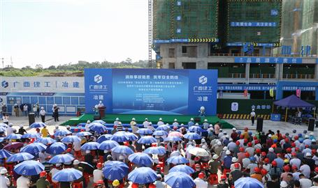 來(lái)賓市觀摩會(huì)在象州棚戶(hù)區(qū)改造項(xiàng)目舉行